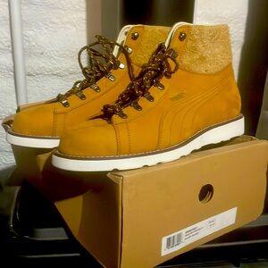 Puma limited edition Hiker Mid NBK Men’s size 10.5. White Leather upper.